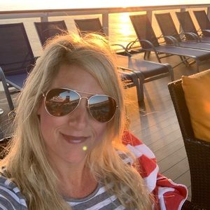 Meet your Posher, Becky